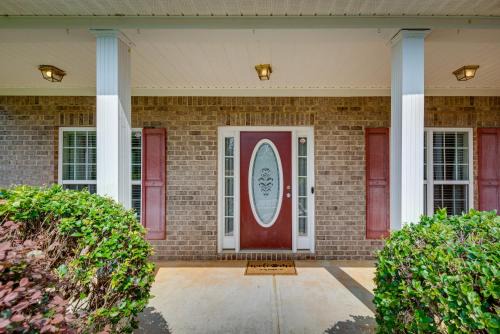 Austell House | Inviting Austell Home: 14 Mi to Downtown Atlanta!