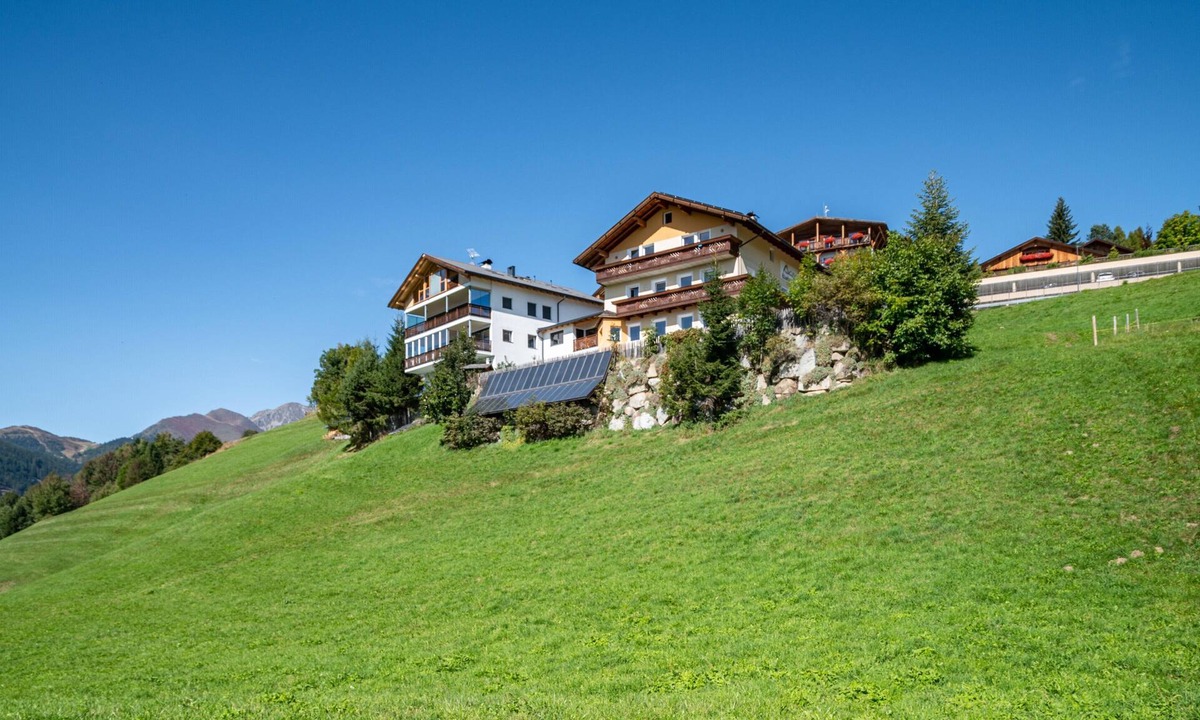Maranza Apartment | Inviting Eisacktal Apartment with Mountain Views, Terrace & Prime Location in Meransen