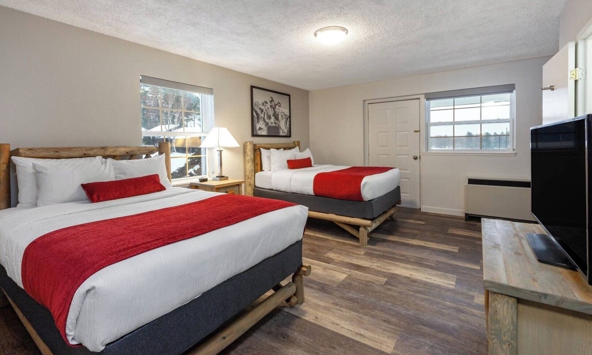 Iron Mountain Hotel | Inviting Lodge with Family-Friendly Amenities - Near Local Attractions