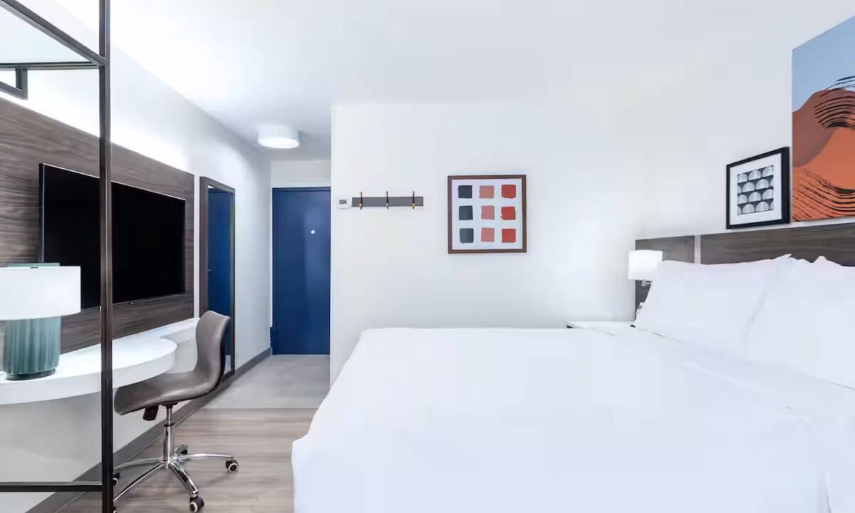 Clarion Hotel | Inviting Room w/Free Breakfast, Close to Clarion’s Top Attractions & Activities