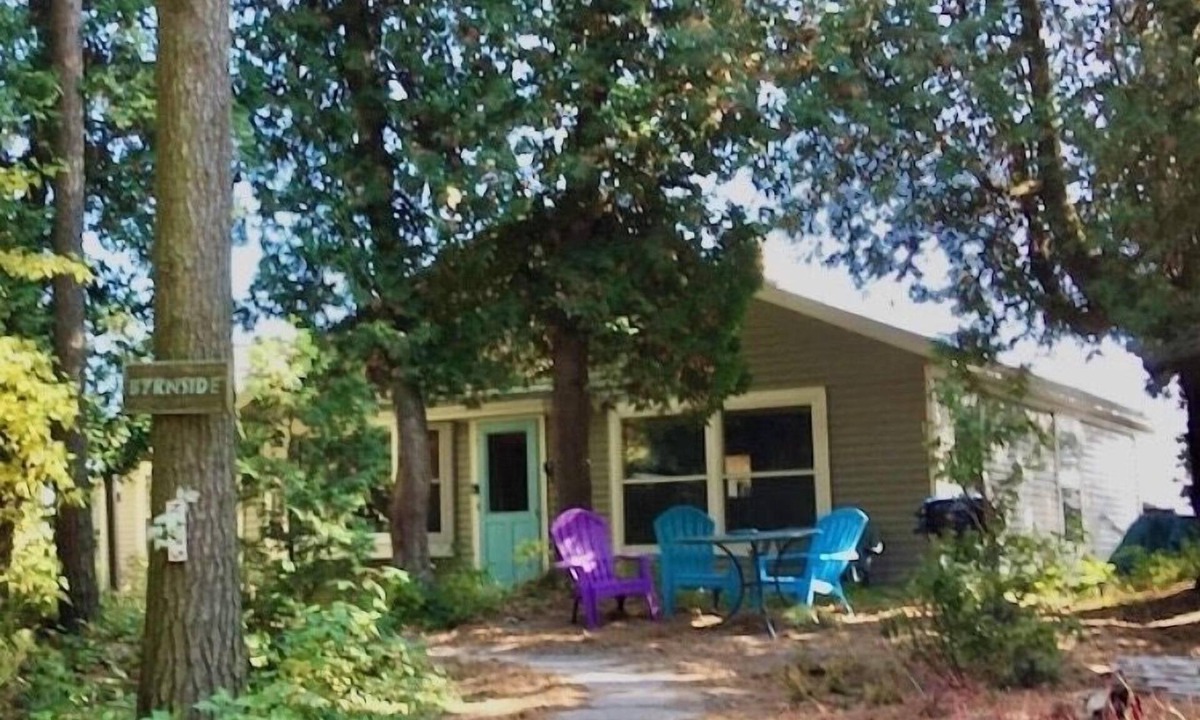 Oostburg Cottage | Inviting, Rustic Beach front cottage on Beautiful Lake Michigan