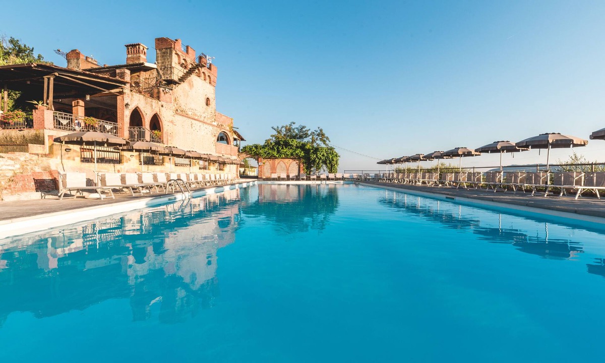 Castelnuovo Magra House | Ippotur Medieval Resort