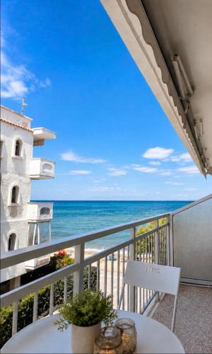Perea Apartment | Irene Beach Front Luxury Suite