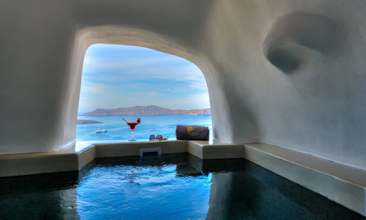 Fira House | Iriana Suites