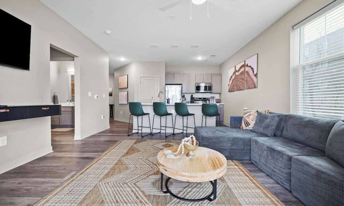 Whitestown Apartment | IRIE Living, Refresh Kg 2Bd+Gym+Pool!