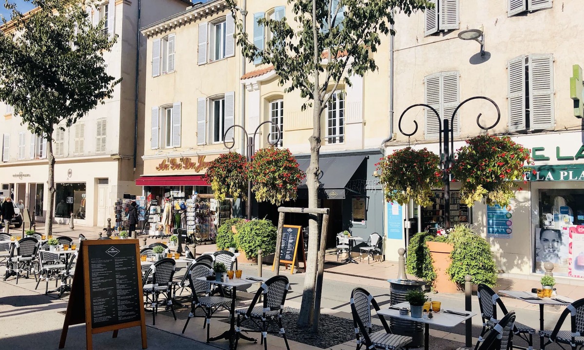 Antibes Old Town Hotel | Irin Hotel