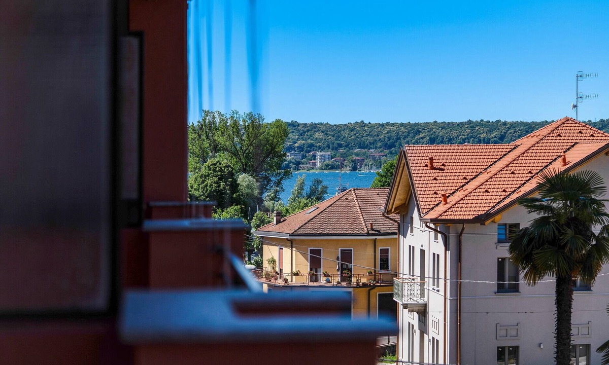 Angera Apartment | Iris Apartment Lago Maggiore with Lake View, Balconies, Air Conditioning & Wi-Fi