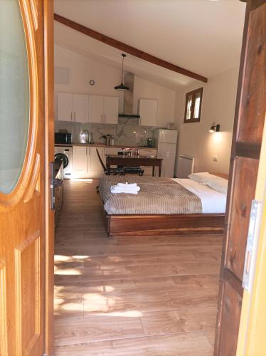 Saint-Germain-en-Laye House | Iris Garden Cottage
