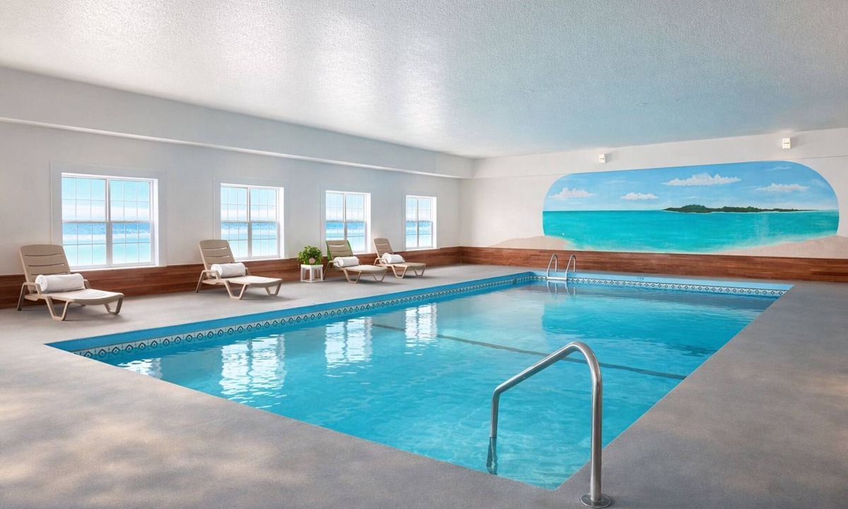 Iron Mountain Hotel | Iron Mountain Inn & Suites MI US 2