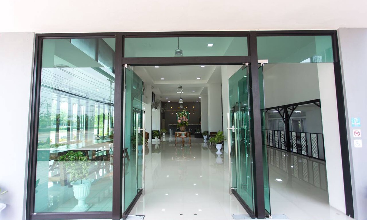 Phitsanulok Hotel | Iron Resort&Hotel