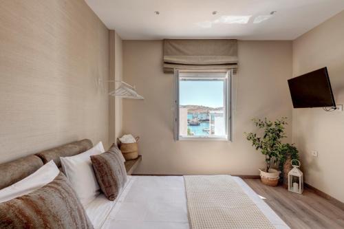 Ermoupoli Apartment | Iroon Units