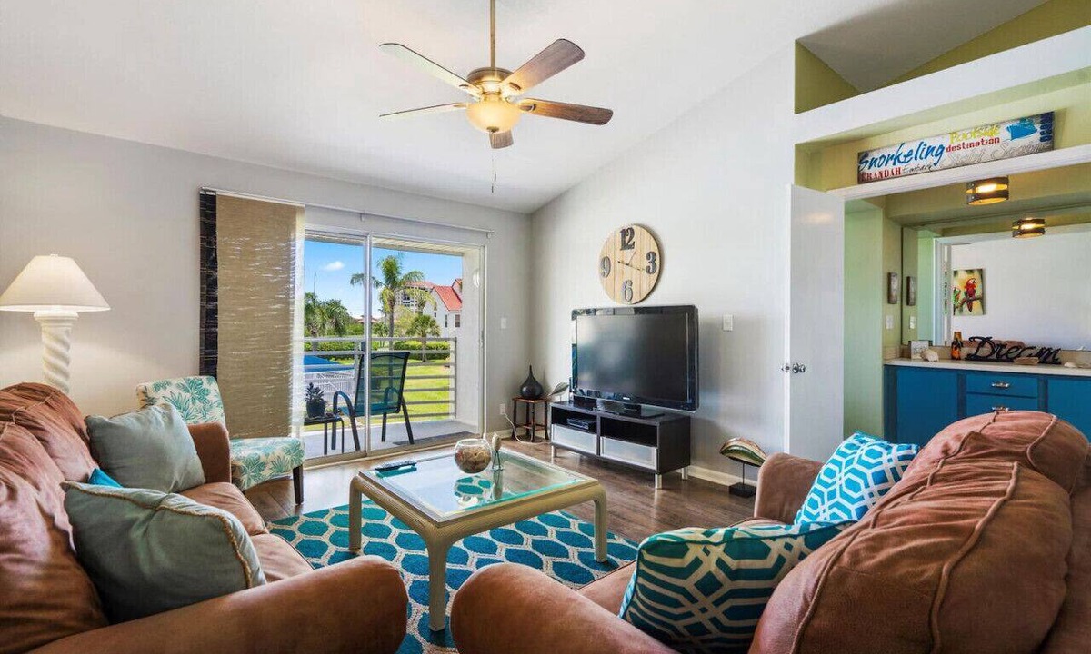 Isla del Sol Condo | Isla Del Sol Retreat – Pool View & Near Gulf Beaches 6-246