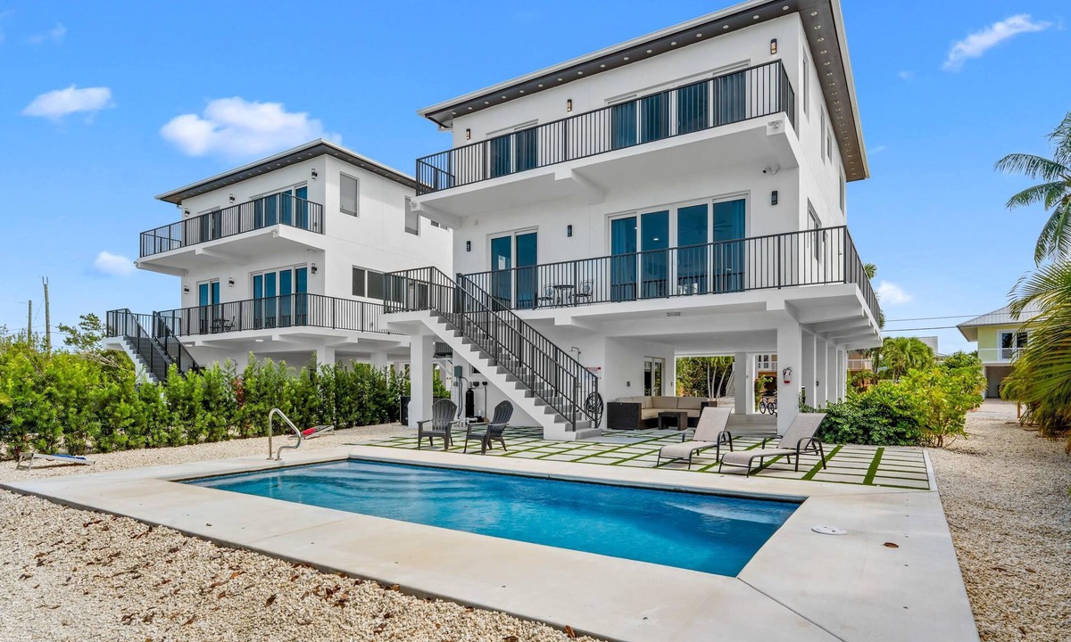 Marathon Villa | Isla Luna ~ Waterfront Oasis ~ Pool ~ Dock~ Kayaks
