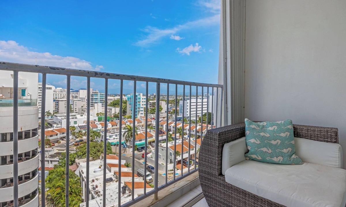 Isla Verde Apartment | Isla Verde Beachfront ESJ Tower by Otium