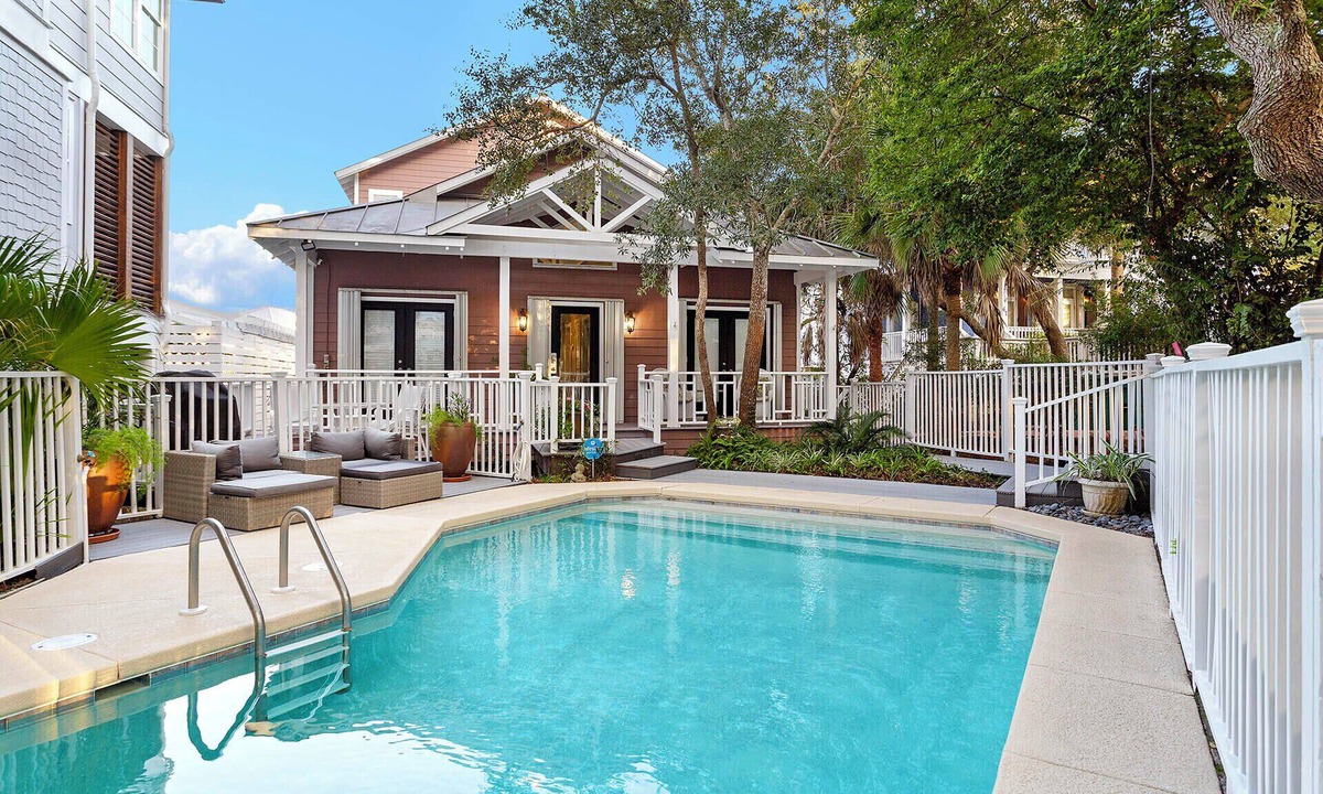 Crystal Beach House | Islamorada - Large Heated Private Pool! Short Stroll to Beach! Lake View!