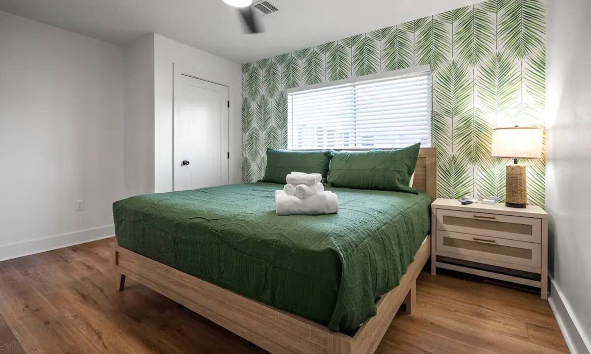 San Jacinto Apartment | Island Gems - Emerald