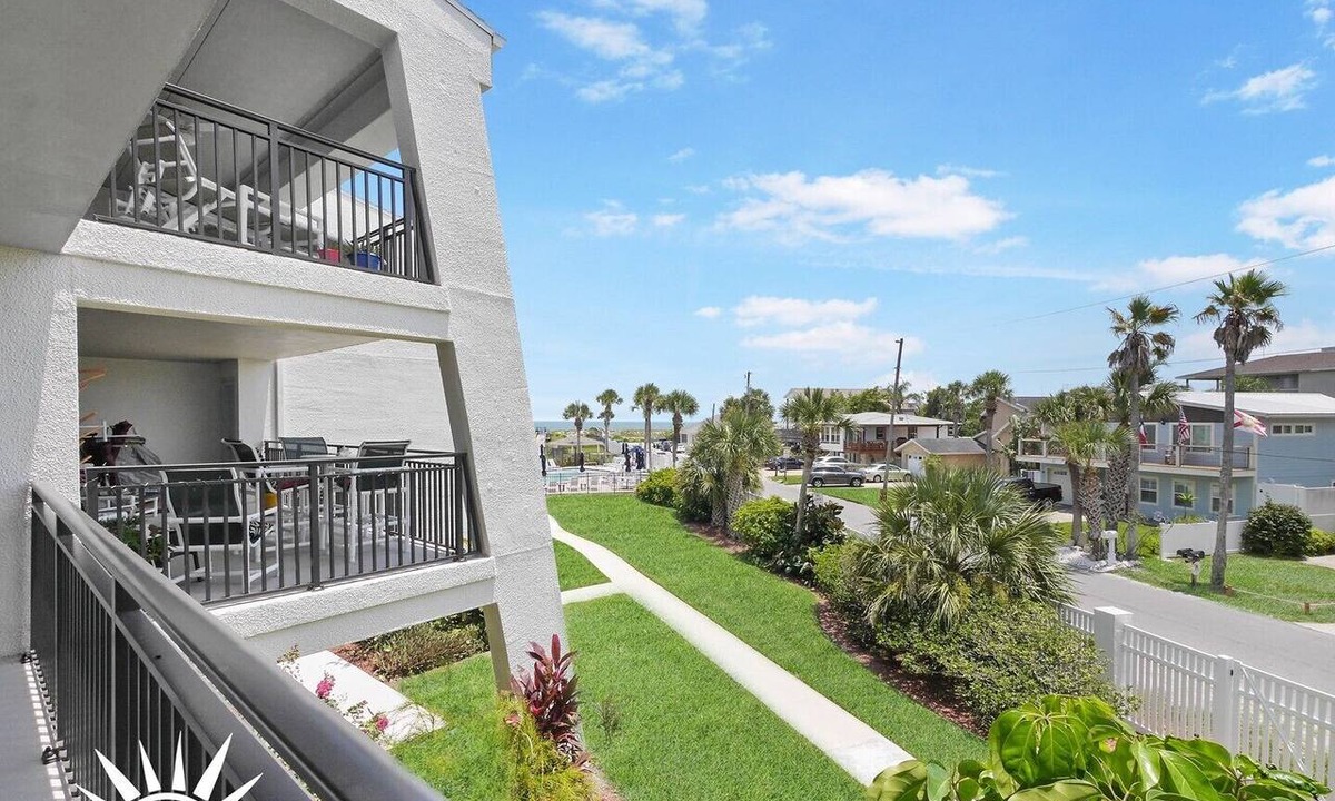 St. Augustine Beach Condo | Island South 27- Updated, Spacious 2 bedroom condo with ocean view, pool and