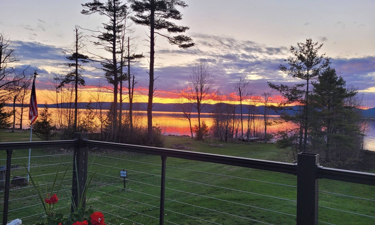 Broadalbin Cabin | Island View: 4 Bdrm Lakeside Cabin in the foothills of the Adirondack Mountains!