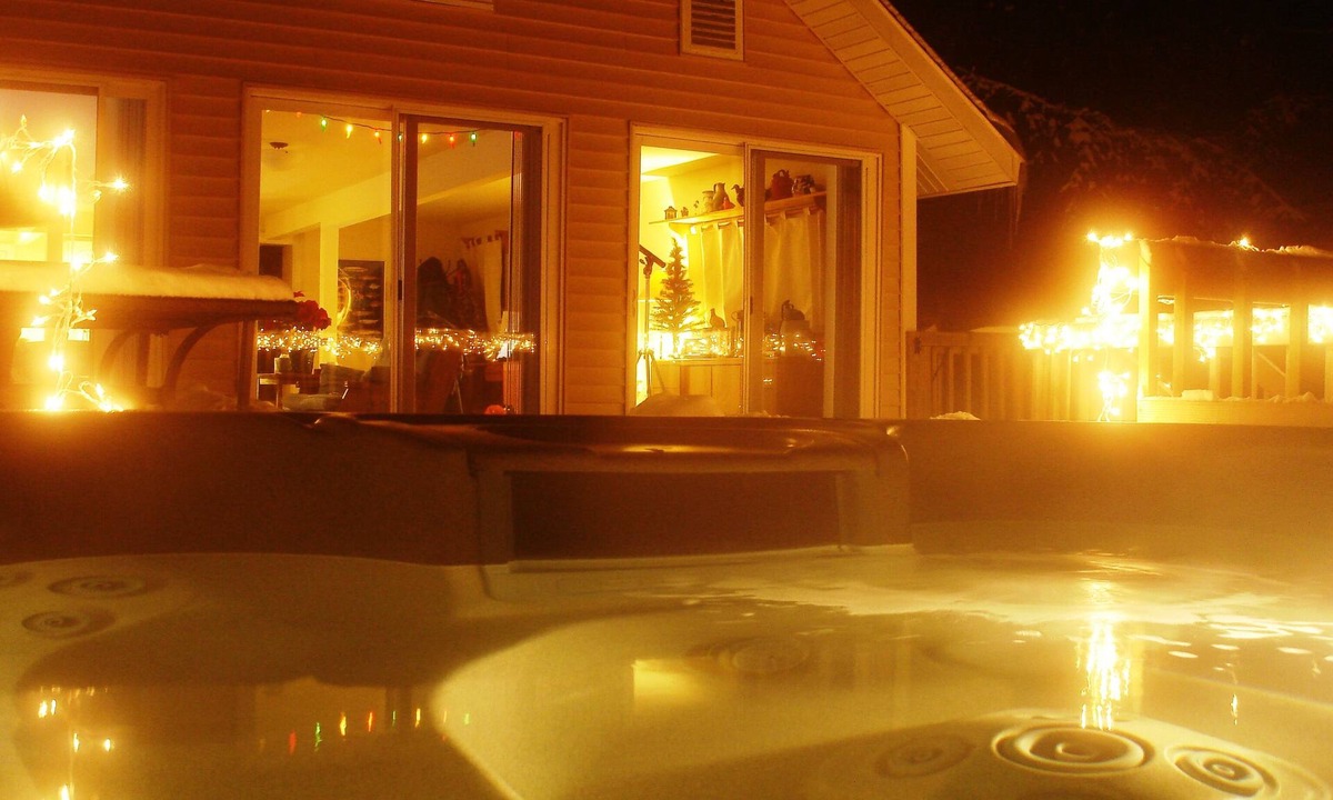 Poynette Cottage | Island View Hideaway- Peaceful, On the Water, Scenic, Birds, Nature, Sandbars!