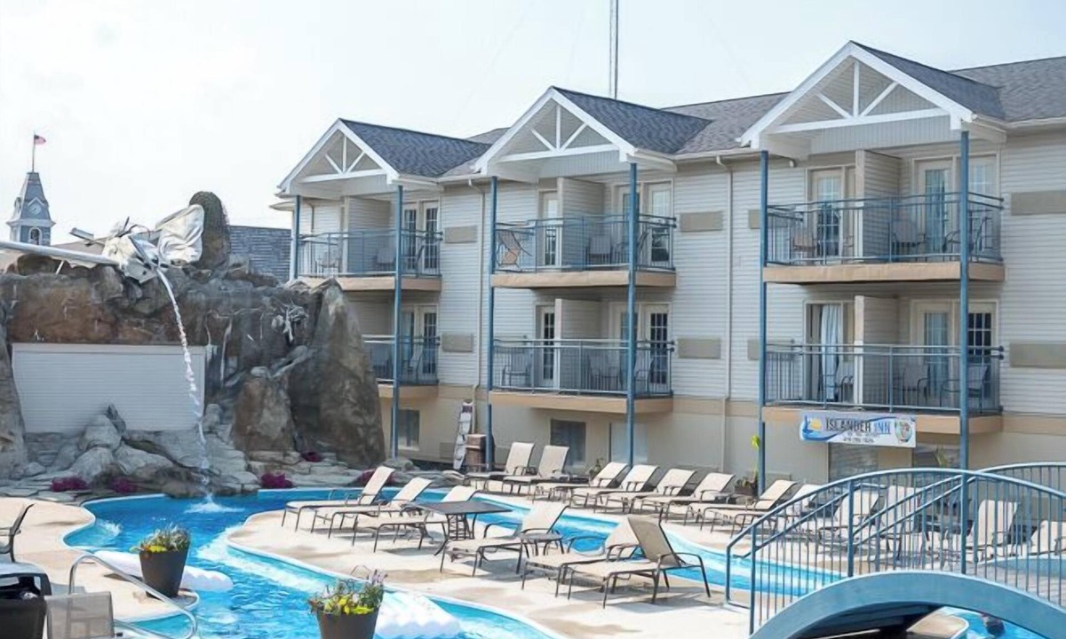 Put-in-Bay Hotel | Islander Inn