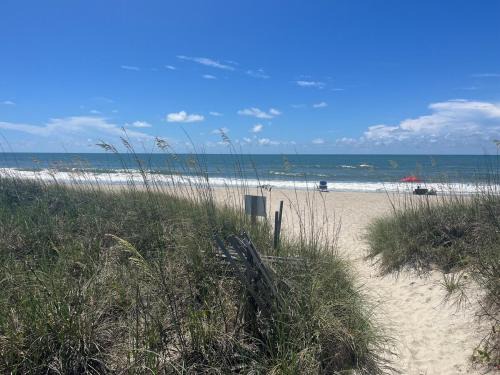Ocean Isle Beach Apartment | Isle Be Back - Oceanfront Ocean Isle