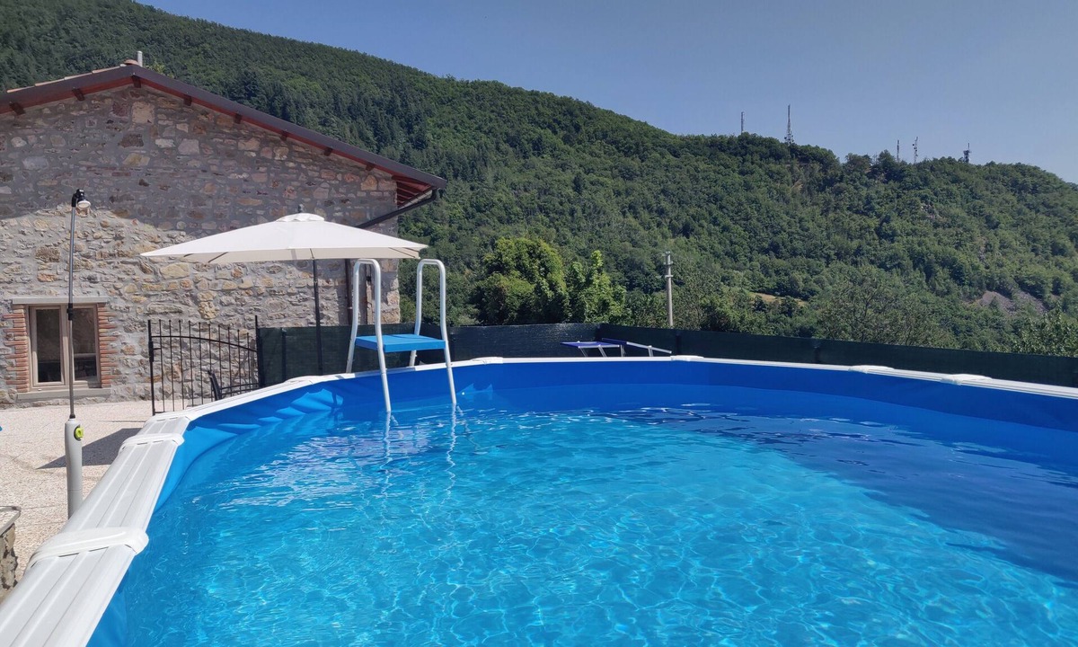 Villa Collemandina House | 3 Bedroom Village House with Private Pool in Garfagnana - restaurant nearby