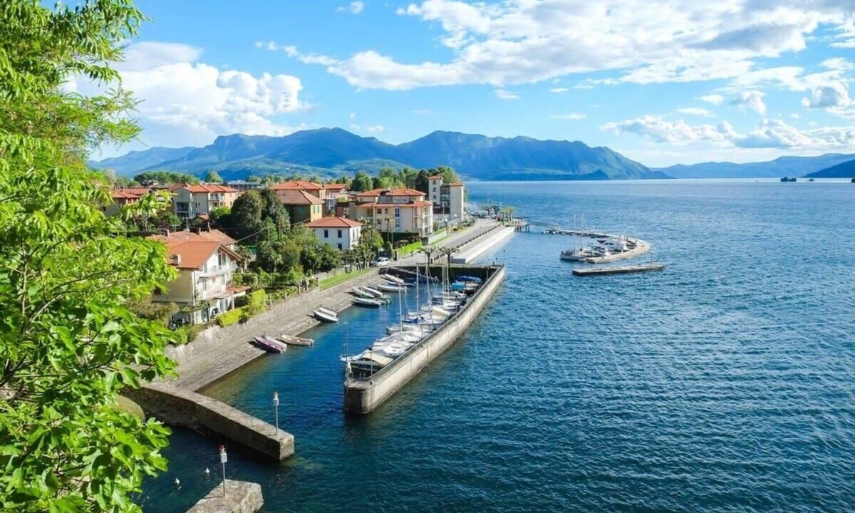 Maccagno Apartment | Maccagno apartment rental with lake views and pool
