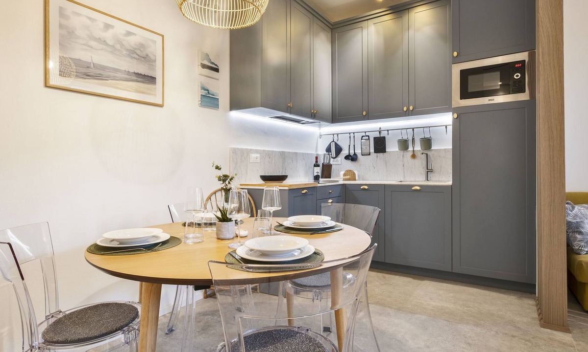 Marina di Castagneto Carducci Apartment | Alvina house, in villa, "two steps" from the sea