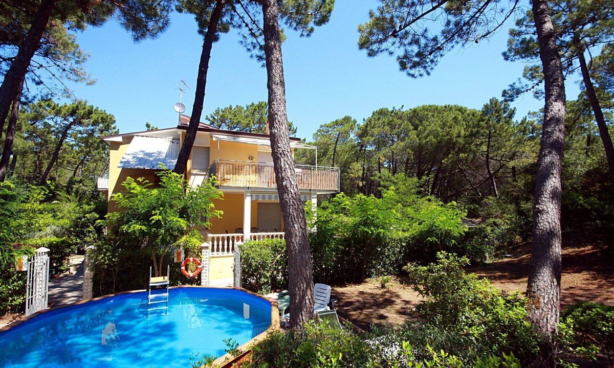 Marina di Castagneto Carducci House | Villa LIDIA with private pools 90 meters from the beach