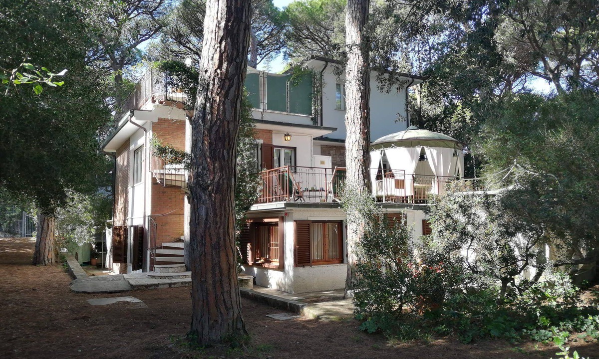 Marina di Castagneto Carducci Apartment | Azalea 7+3 - Three Bedroom Apartment, Sleeps 10