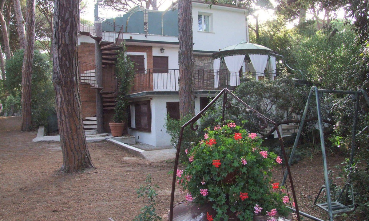 Marina di Castagneto Carducci Apartment | Bougainvillea 3+2 - One Bedroom Apartment, Sleeps 5