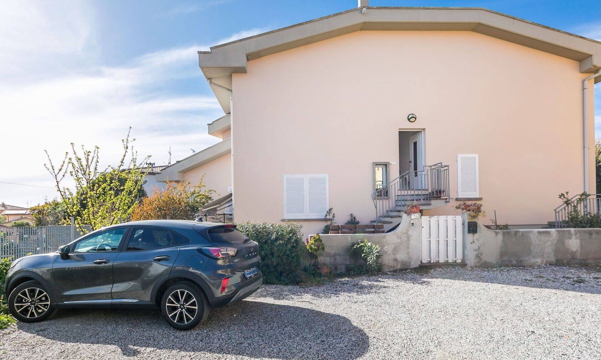 Rosignano Solvay Apartment | Cosy apartment for 3 people with WIFI, A/C, TV, patio and pets allowed