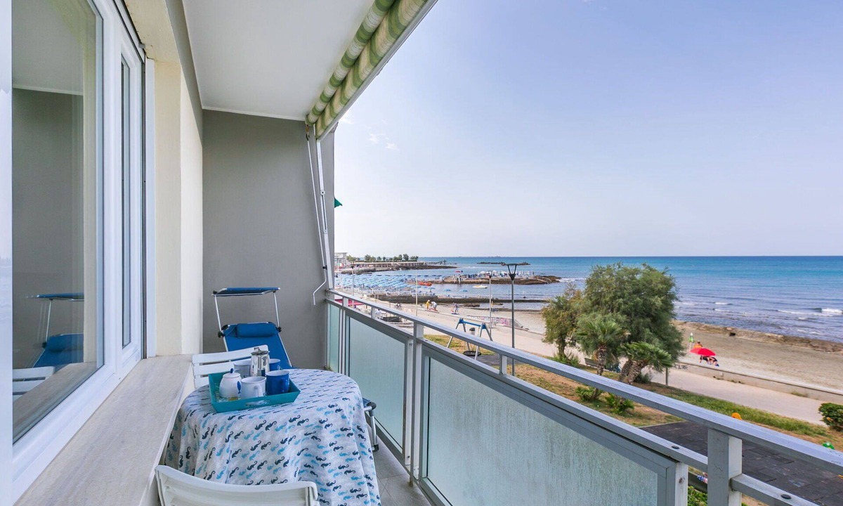 Rosignano Solvay Apartment | Cosy apartment for 6 guests with A/C, WIFI, TV and balcony