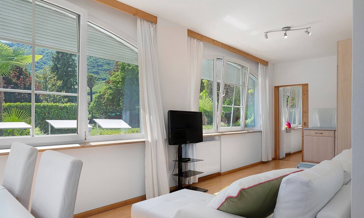 Tramin Apartment | Apartment “Sonnenresidence Alpenhof” with Mountain View and Wi-Fi