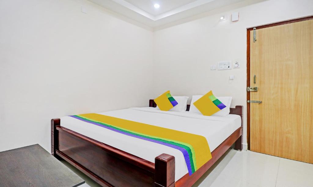 Tirupati Hotel | Itsy By Treebo - Vardhan Stay Inn