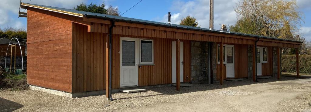 Dyce House | Ivy Cottage-Serviced accommodation