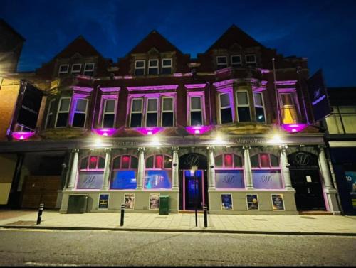 Wallsend Hotel | izzy hotel ltd