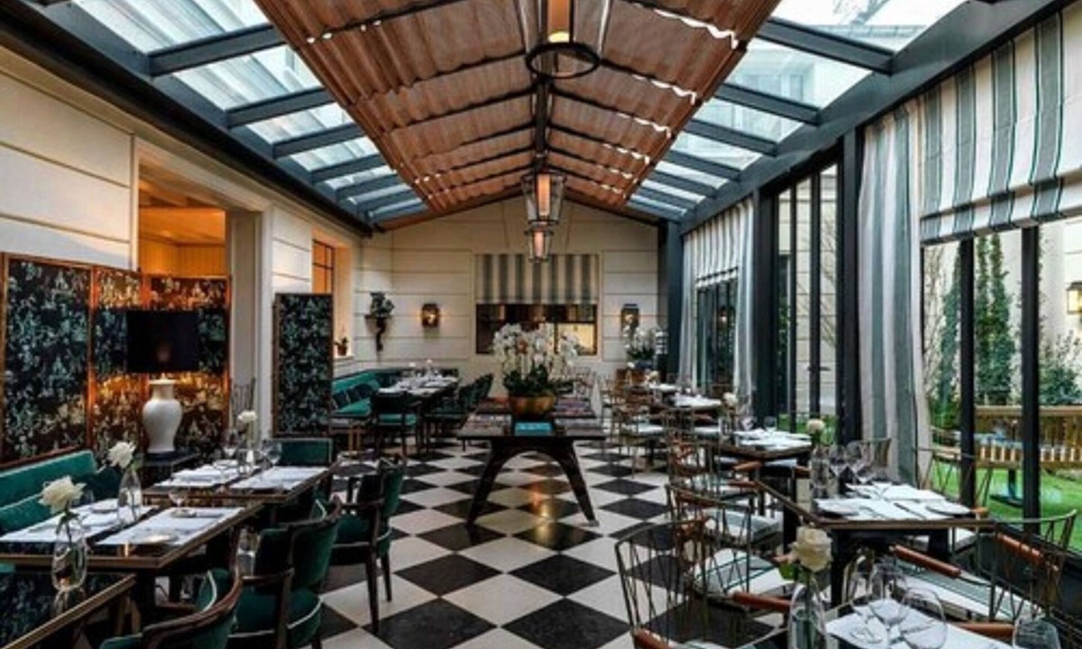 Quartier des Invalides Hotel | J.K. Place Paris