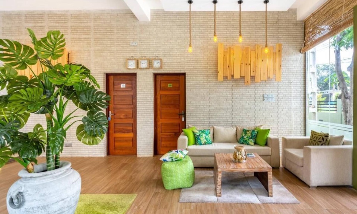 Ettukala Hotel | J Leaf Hotel