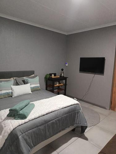 Rooihuiskraal Apartment | J & M Elegant escape 2