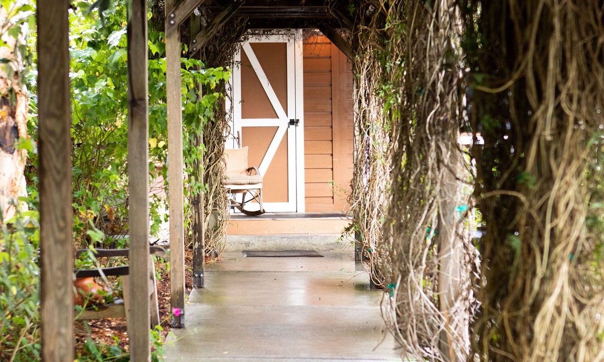 Lodge Hill Bed & Breakfast | J Patrick Inn
