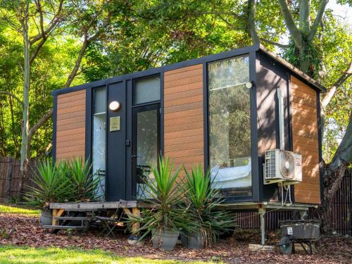 Samford Valley House | Jacaranda Mews by Tiny Away