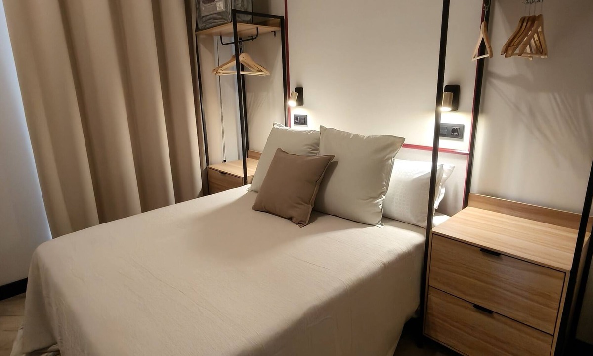 Badajoz Old Town Apartment | Jacaranda - Two bedrooms and views to Castelar