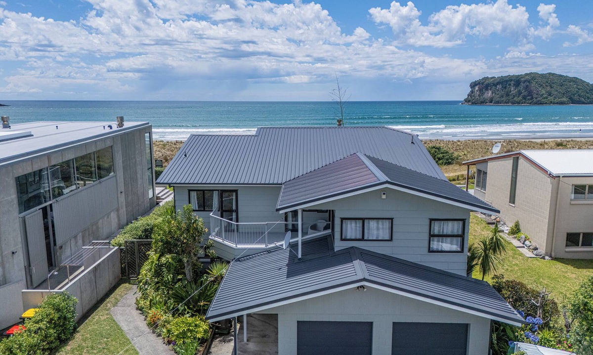 Whangamata House | Jack and Enids Whangamata Beach House