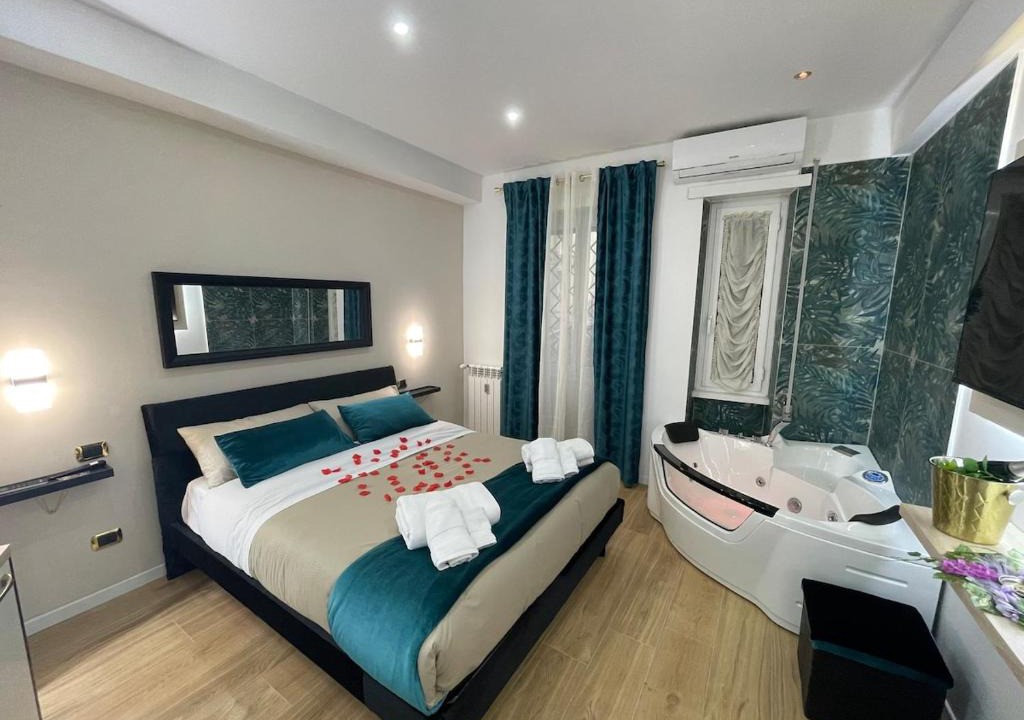 Monte Sacro Apartment | Jacuzzi Suite - Elegant Retreat in Conca D'oro