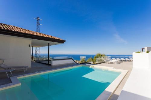 Cefalu Villa | Jacuzzi Villa del Geranio
