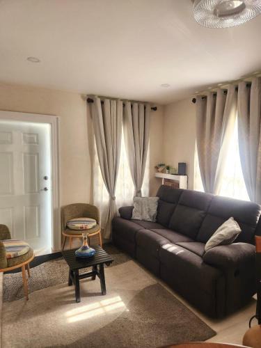 Cane Garden House | Jadens Guest House - by ZenBreak