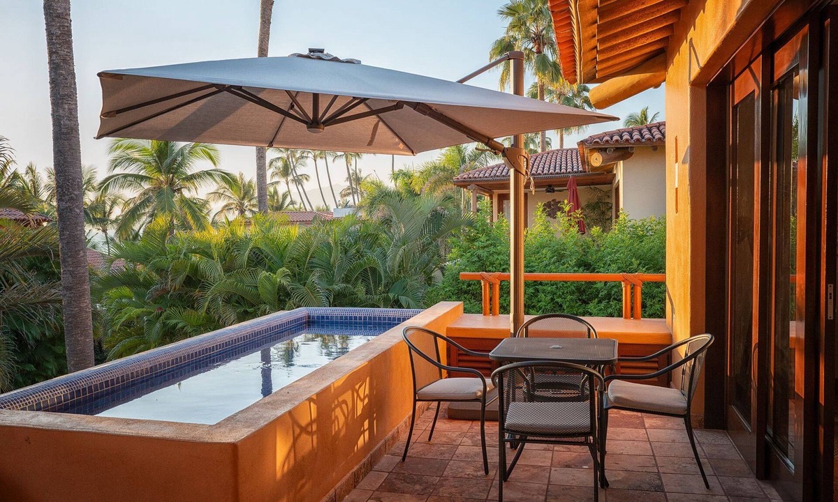 Bucerias Villa | Jaguar. Beach Facing House (10 steps) - Bucerías