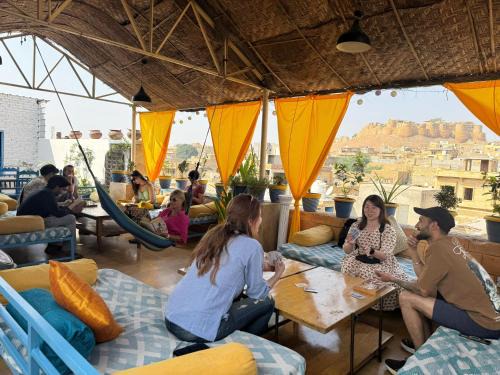Amar Sagar Pol Hostel | Jaisalmer Hostel Crowd