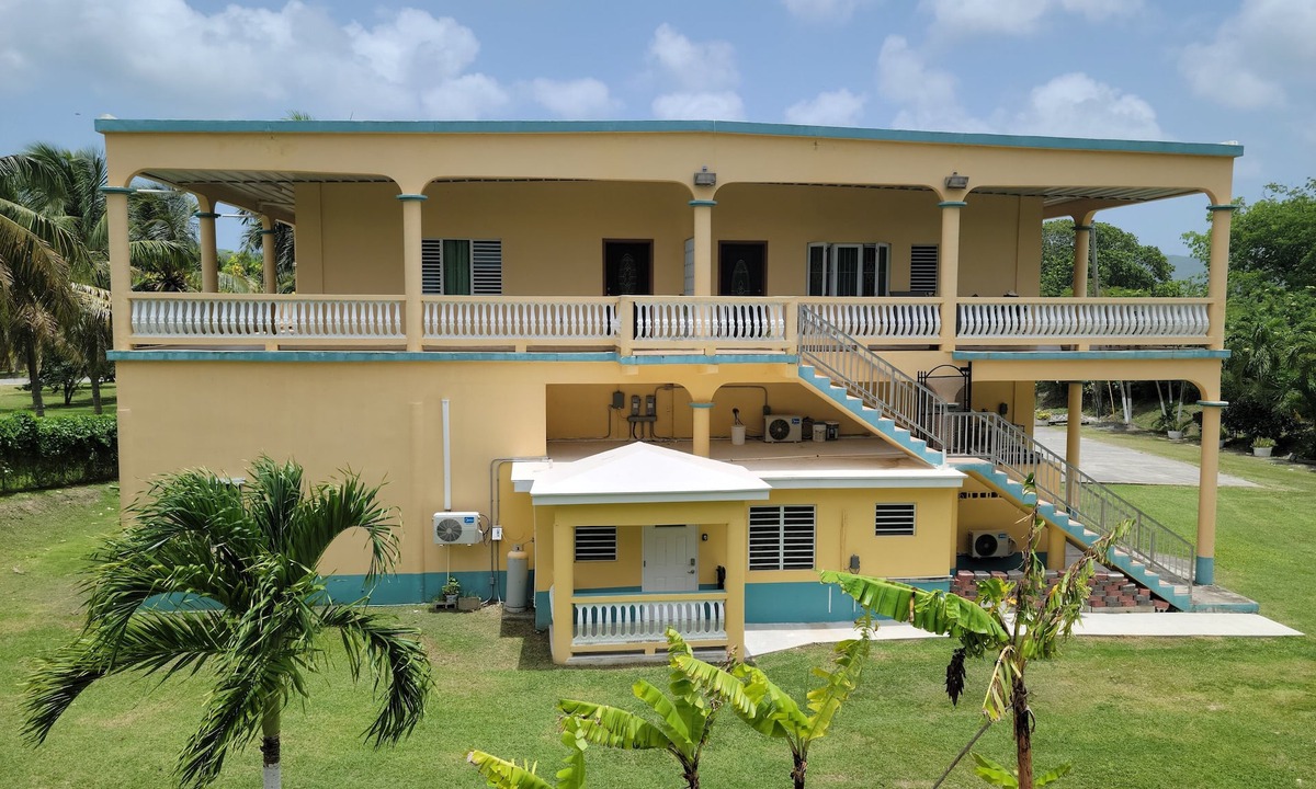 Estate Mount Pleasant West Condo | Jane's Hideaway